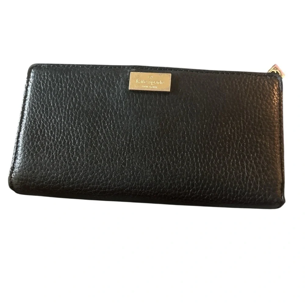 Kate Spade black pebble leather bifold wall